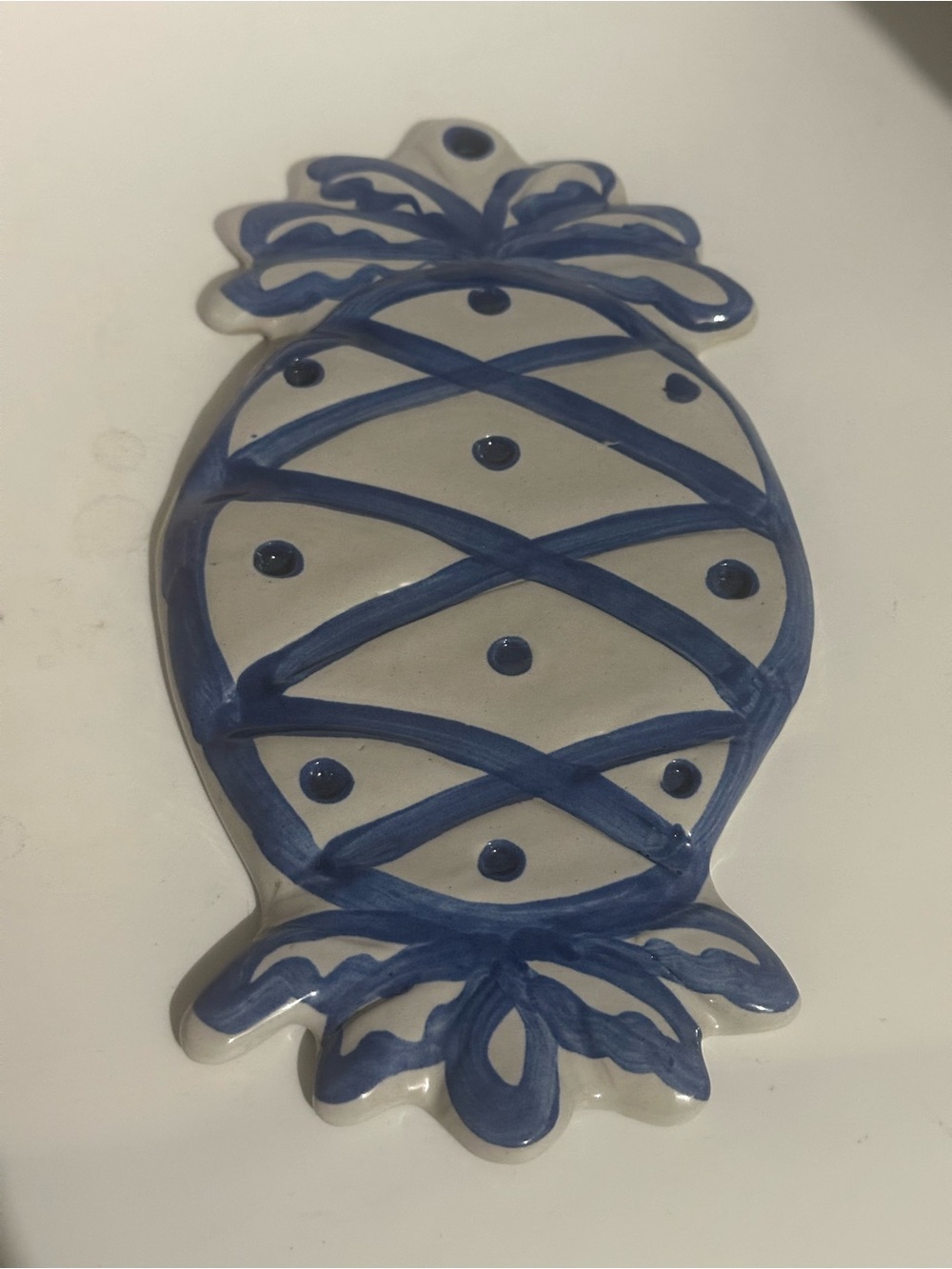 MA Hadley pineapple plaque.